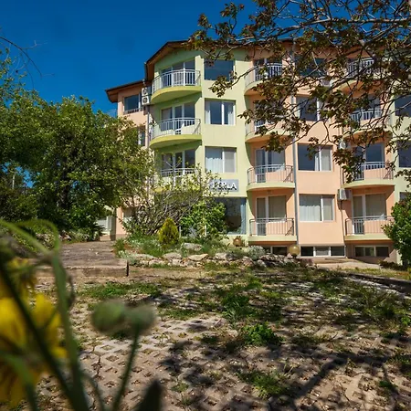 Family Perla Apartmanhotel 2*