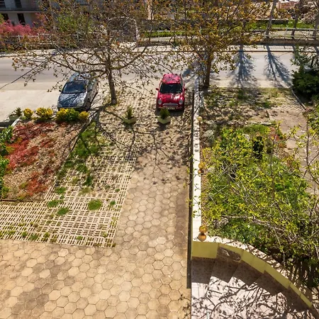 Family Perla Lägenhetshotell 2*